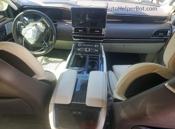 5LMJJ2TG1REL06039 2024 LINCOLN NAVIGATOR Black Vista del salpicadero