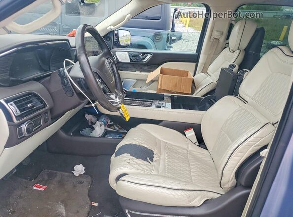 5LMJJ3TT1KEL23531 2019 LINCOLN NAVIGATOR Синий Вид салона спереди