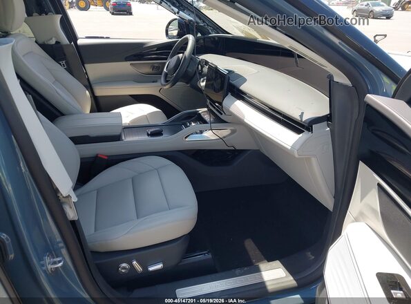 5LMPJ8J41TJ005968 2026 LINCOLN NAUTILUS Light Blue Вид салона спереди