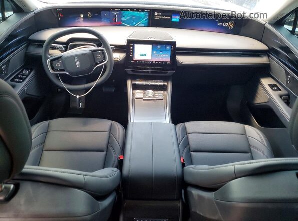 5LMPJ8JA4TJ036573 2026 LINCOLN NAUTILUS Черный Вид панели приборов