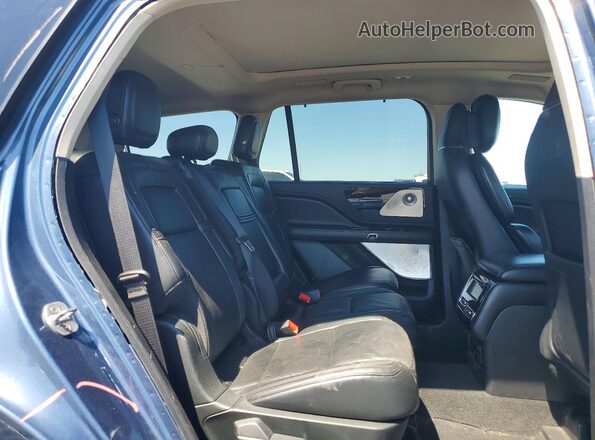 5LMYJ8XY2LGL19740 2020 LINCOLN AVIATOR Blue Rear interior view
