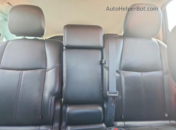 5N1AR2MM9GC642093 2016 NISSAN PATHFINDER Black Widok tylnych siedzeń