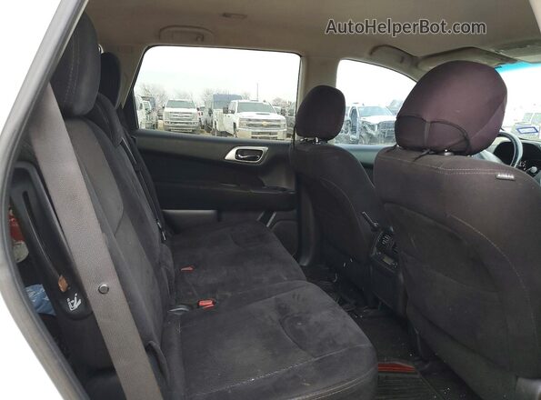 5N1AR2MN2GC613592 2016 NISSAN PATHFINDER White Rear seats view