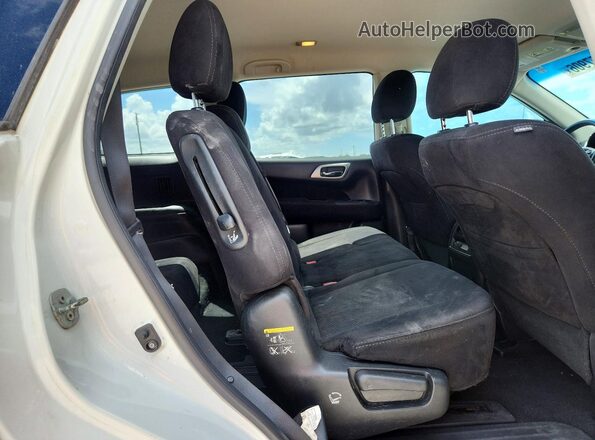 5N1AR2MN4GC616493 2016 NISSAN PATHFINDER Белый Вид задней части салона