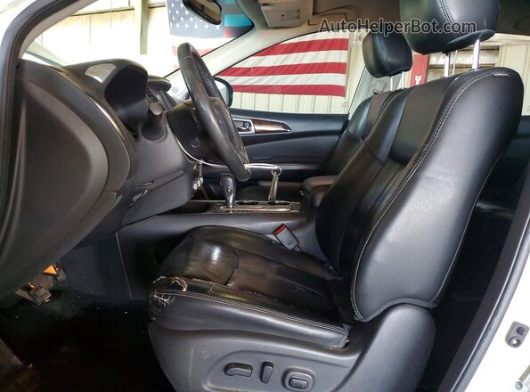 5N1AR2MN8GC641588 2016 NISSAN PATHFINDER White Front interior view
