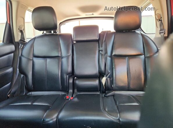 5N1AR2MNXGC614795 2016 NISSAN PATHFINDER Красный Вид задних сидений