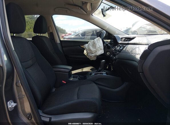 5N1AT2MN3HC829390 2017 NISSAN ROGUE Серый Вид салона спереди