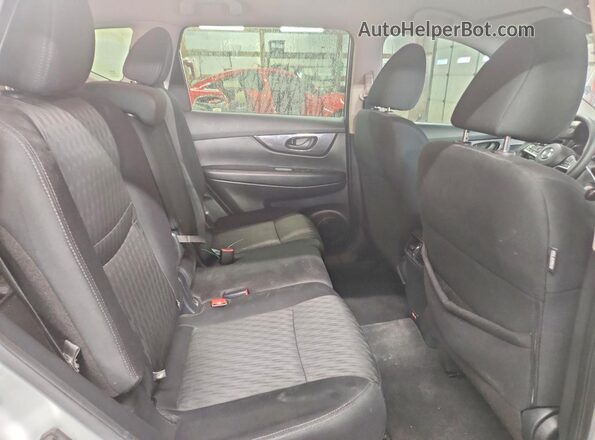 5N1AT2MT0LC808245 2020 NISSAN ROGUE Silver Rear interior view