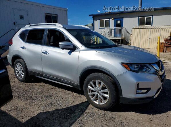 5N1AT2MT1JC745864 2018 NISSAN ROGUE Серебряный Передняя правая четверть