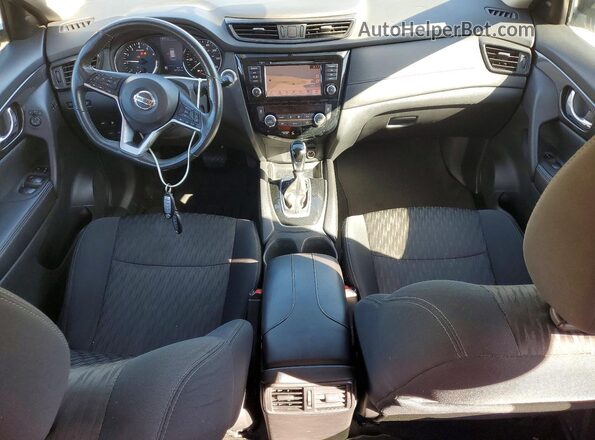 5N1AT2MT1JC745864 2018 NISSAN ROGUE Серебряный Вид панели приборов