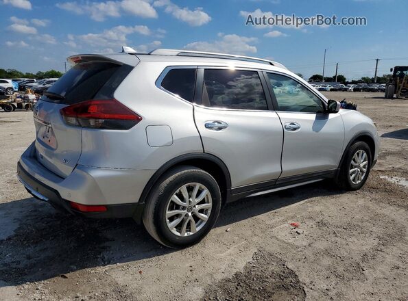 5N1AT2MT1LC795313 2020 NISSAN ROGUE Silver Trasero derecho