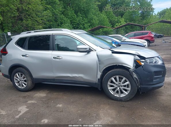 5N1AT2MT2LC776611 2020 NISSAN ROGUE Серебряный Вид задней части салона