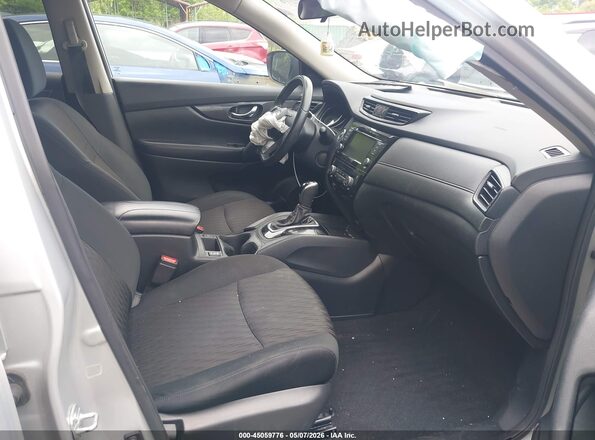 5N1AT2MT2LC776611 2020 NISSAN ROGUE Серебряный Вид салона спереди