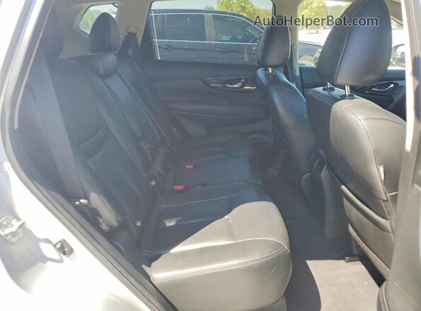 5N1AT2MT5KC738739 2019 NISSAN ROGUE Серебряный Вид задней части салона