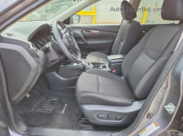 5N1AT2MT5LC816390 2020 NISSAN ROGUE Серый Вид салона спереди