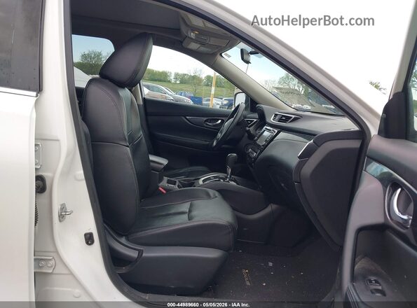 5N1AT2MV0GC921281 2016 NISSAN ROGUE Белый Вид салона спереди