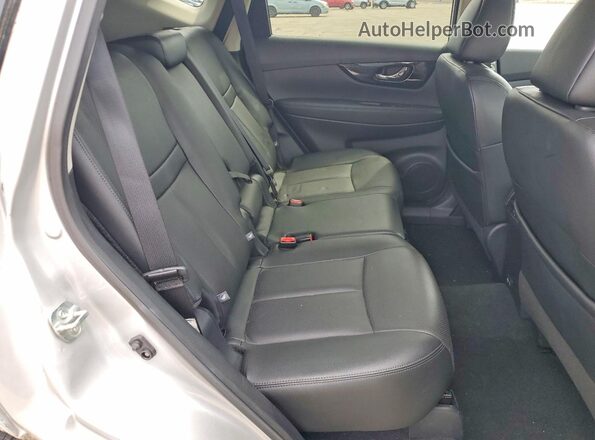 5N1AT2MV2LC723893 2020 NISSAN ROGUE Silver Սալոնի հետևի տեսք