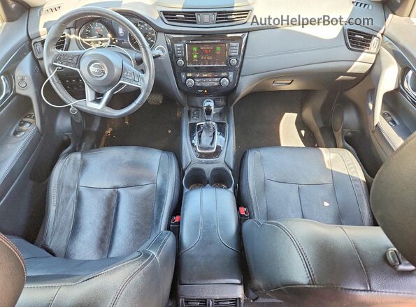 5N1AT2MV4KC702087 2019 NISSAN ROGUE Red Widok deski rozdzielczej