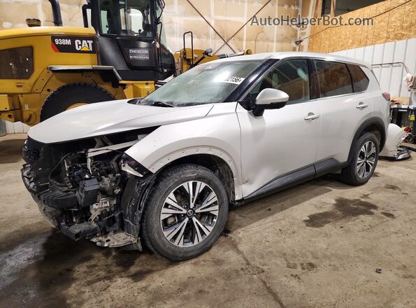 5N1AT3BB5MC718705 2021 NISSAN ROGUE Серебряный Передняя левая четверть
