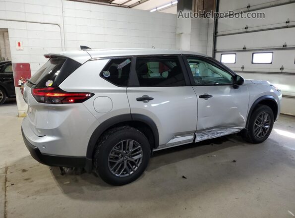 5N1BT3AA9SC773913 2025 NISSAN ROGUE Серебряный Задняя правая четверть