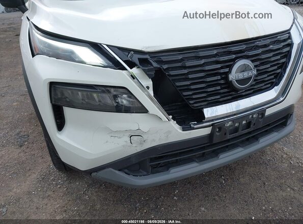 5N1BT3AB7PC908886 2023 NISSAN ROGUE Белый Вид спереди