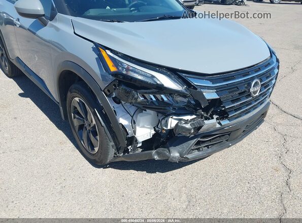 5N1BT3BA5TC718228 2026 NISSAN ROGUE Gray Widok z przodu