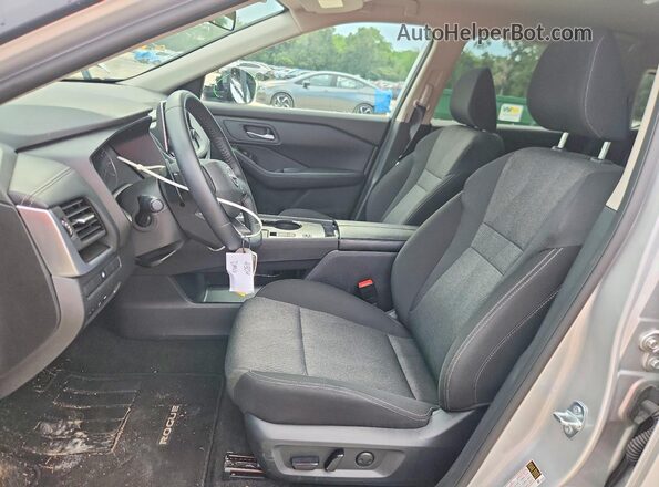 5N1BT3BA9SC796252 2025 NISSAN ROGUE Серебряный Вид салона спереди