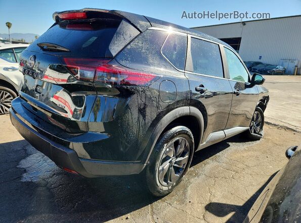 5N1BT3BB4TC748796 2026 NISSAN ROGUE Черный Задняя правая четверть