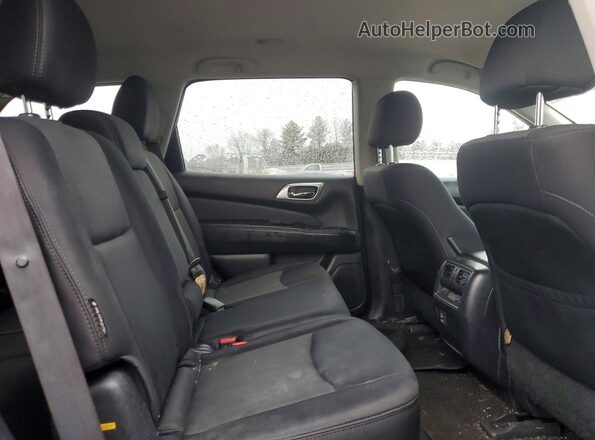 5N1DR2MM0JC667601 2018 NISSAN PATHFINDER Silver Vista interior trasera