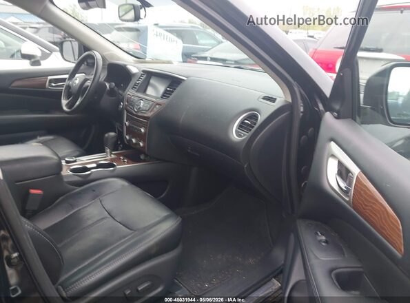 5N1DR2MM3JC651537 2018 NISSAN PATHFINDER Черный Вид салона спереди
