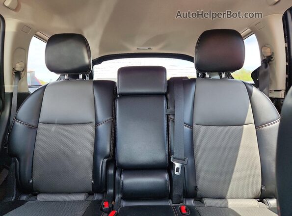 5N1DR2MM5KC632702 2019 NISSAN PATHFINDER Gray Widok tylnych siedzeń