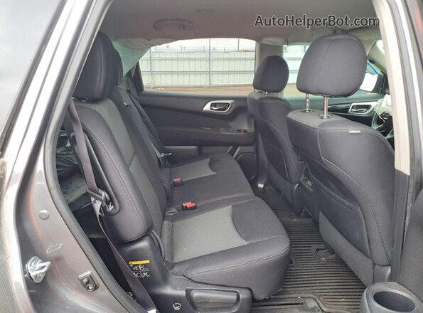 5N1DR2MM6HC640235 2017 NISSAN PATHFINDER Угольный Вид задней части салона