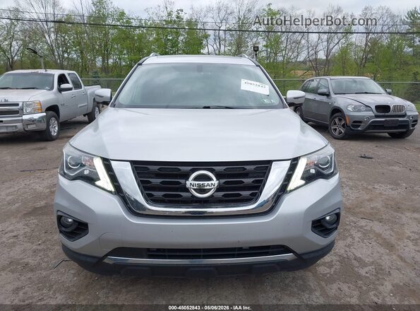 5N1DR2MM6JC665464 2018 NISSAN PATHFINDER Серебряный Вид спереди