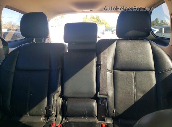 5N1DR2MM7KC643930 2019 NISSAN PATHFINDER Серебряный Вид задних сидений