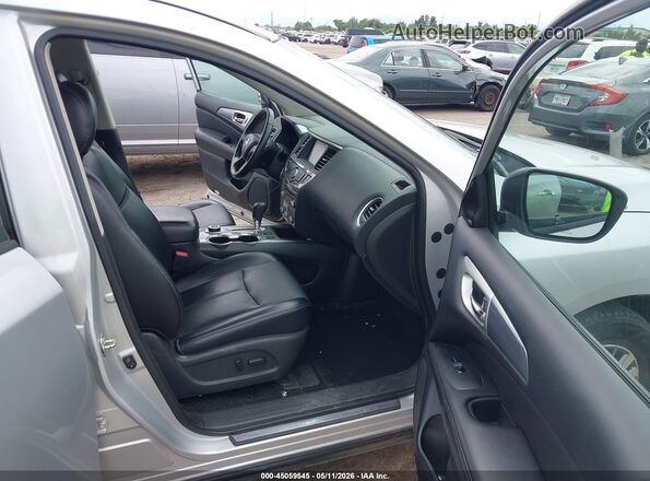 5N1DR2MM9KC626563 2019 NISSAN PATHFINDER Серебряный Вид салона спереди