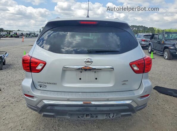 5N1DR2MMXHC911765 2017 NISSAN PATHFINDER Серебряный Вид сзади