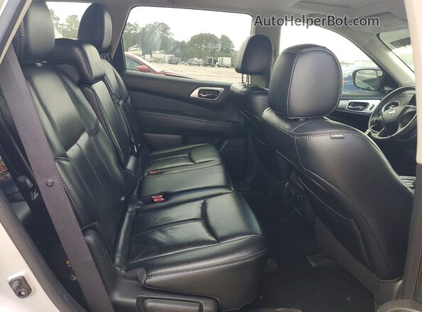 5N1DR2MMXHC911765 2017 NISSAN PATHFINDER Серебряный Вид задней части салона