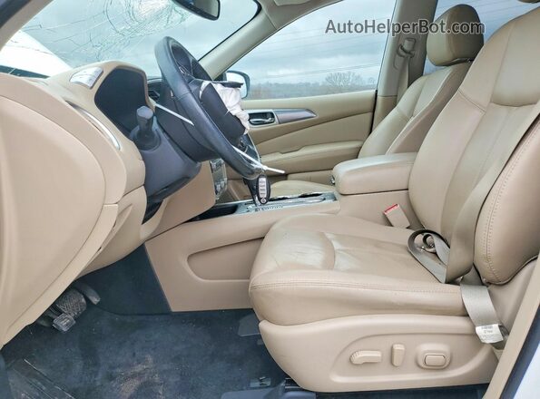 5N1DR2MN0JC662729 2018 NISSAN PATHFINDER White Front interior view
