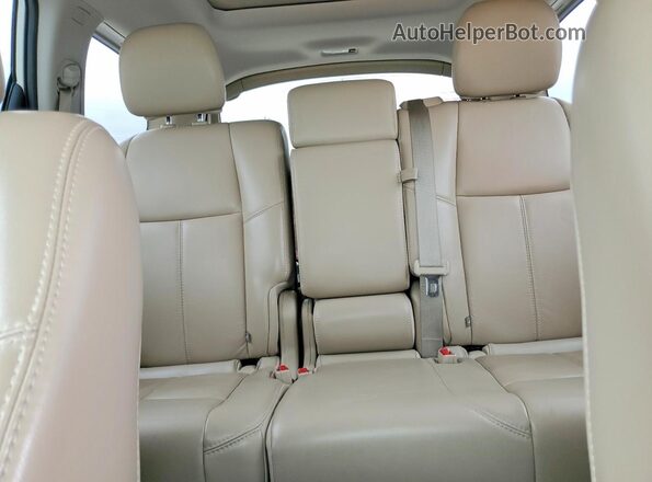 5N1DR2MN0JC662729 2018 NISSAN PATHFINDER White Rear seats view