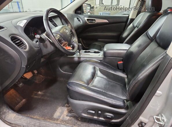 5N1DR2MN1KC611399 2019 NISSAN PATHFINDER Silver Вид салону спереду