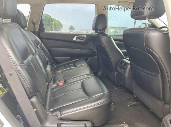 5N1DR2MN2HC694835 2017 NISSAN PATHFINDER White Vista interior trasera