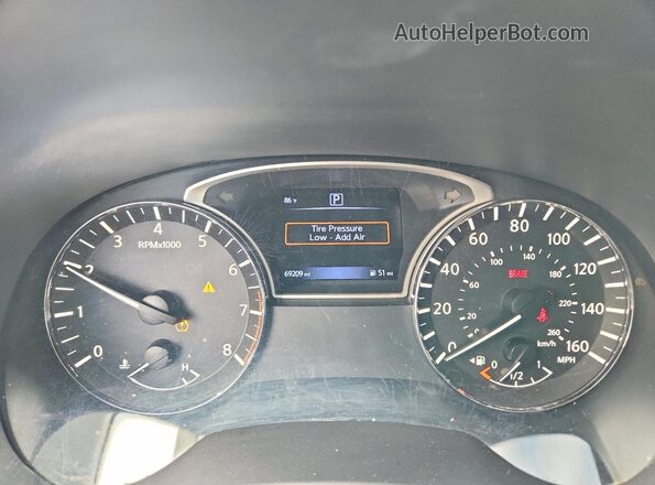 5N1DR2MN2HC698657 2017 NISSAN PATHFINDER Red ხელსაწყოთა პანელის ხედი