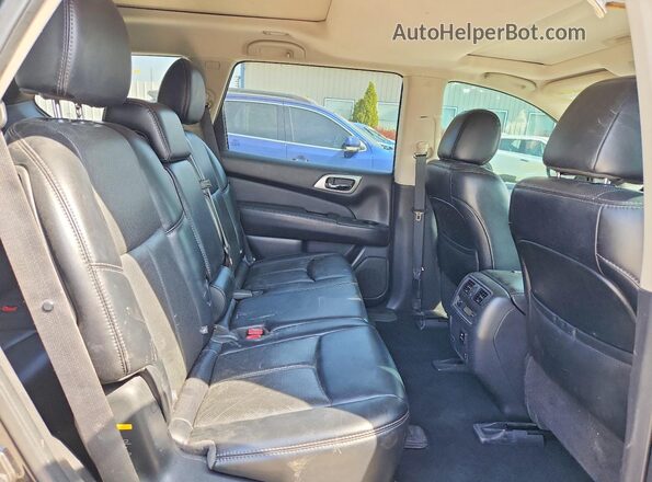 5N1DR2MN2HC906987 2017 NISSAN PATHFINDER Black Вид задньої частини салону