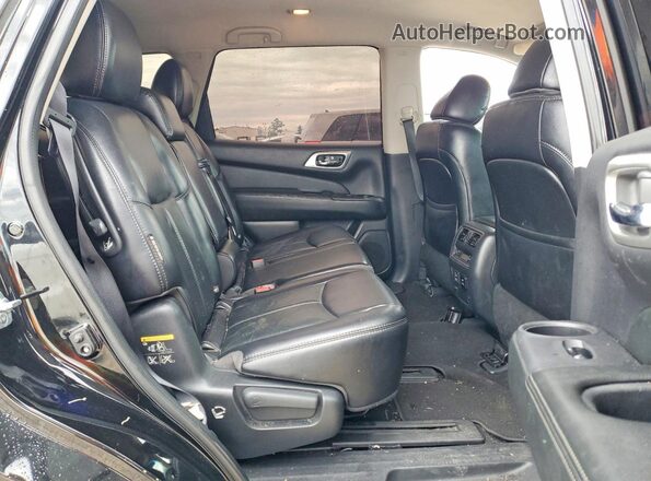 5N1DR2MN2JC621888 2018 NISSAN PATHFINDER Black Вид задньої частини салону