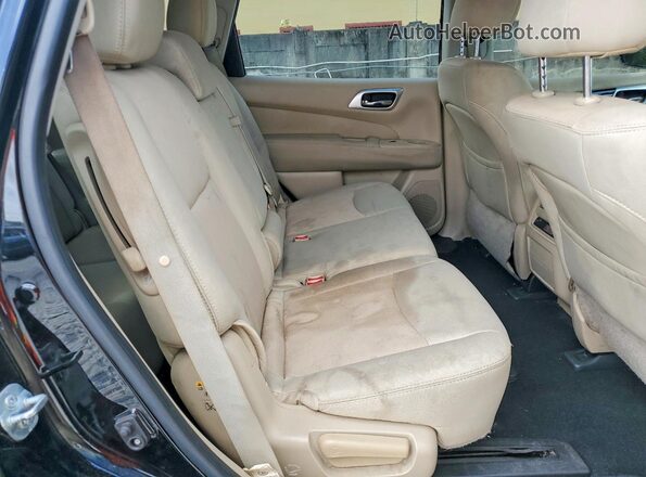 5N1DR2MN3HC674741 2017 NISSAN PATHFINDER Black Вид задньої частини салону