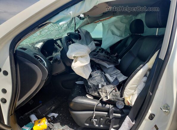 5N1DR2MN3JC613122 2018 NISSAN PATHFINDER Белый Вид салона спереди