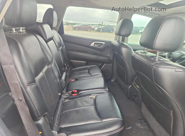 5N1DR2MN5HC698247 2017 NISSAN PATHFINDER Silver Вид задньої частини салону