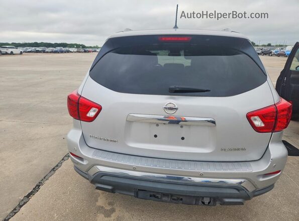 5N1DR2MN5HC698247 2017 NISSAN PATHFINDER Silver Вид ззаду