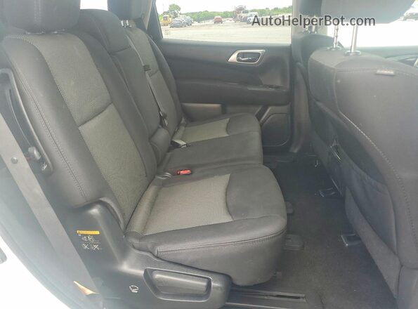 5N1DR2MN7HC674774 2017 NISSAN PATHFINDER Белый Вид задних сидений