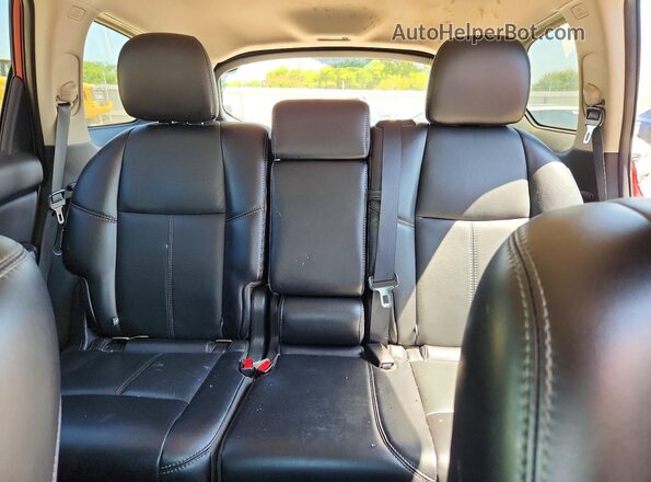 5N1DR2MN8JC613682 2018 NISSAN PATHFINDER Red Հետևի նստատեղերի տեսք